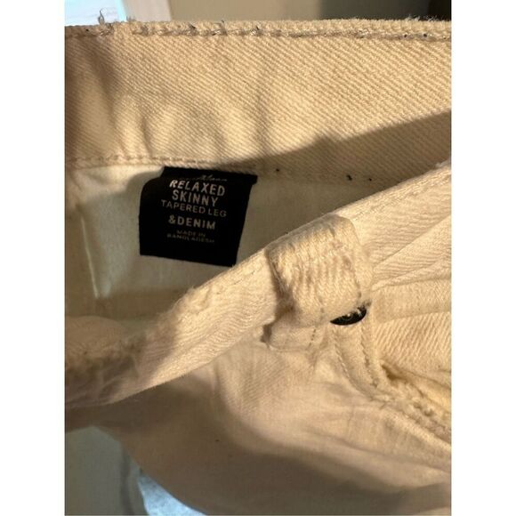 H&M Denim White Distressed Jeans (34) - Picture 4 of 6